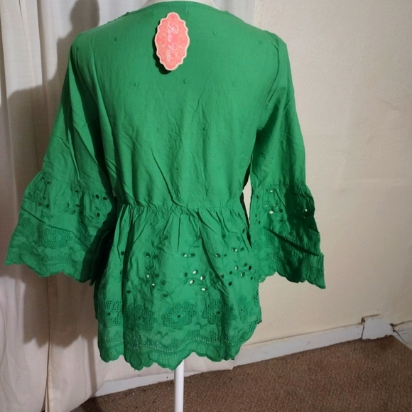 Top - Picture 2 of 2